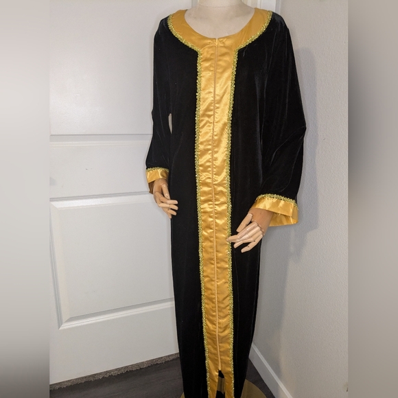 Serengeti Other - Vintage Serengeti Black Velvet Maxi Robe Kaftan Gold Satin Trim SZ. S Oversized